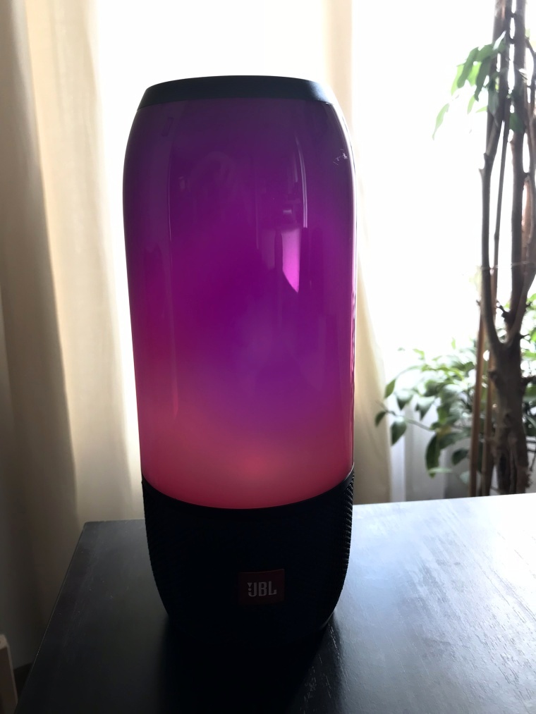 jbl pulse3 glowing
