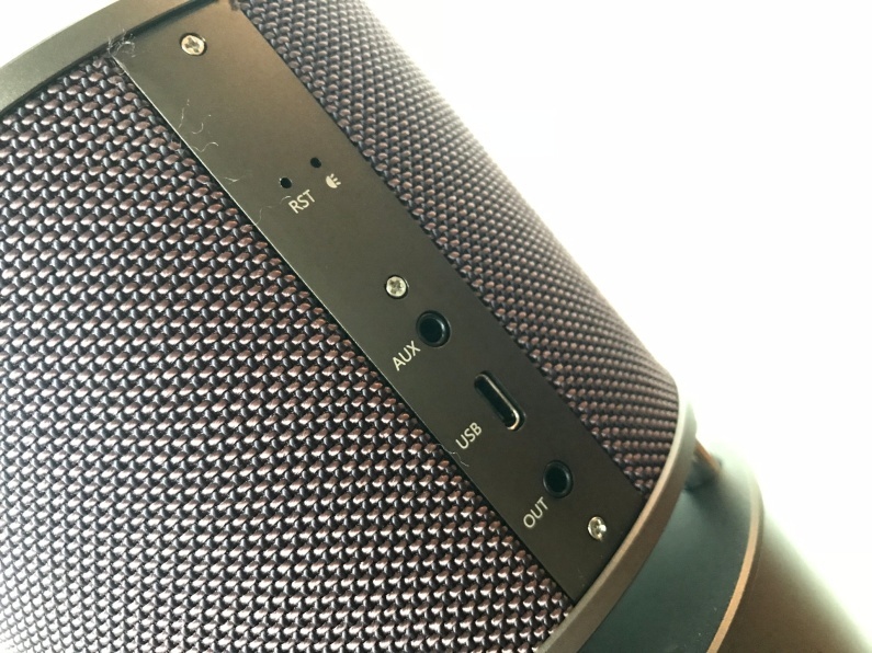 speaker ports and inputs