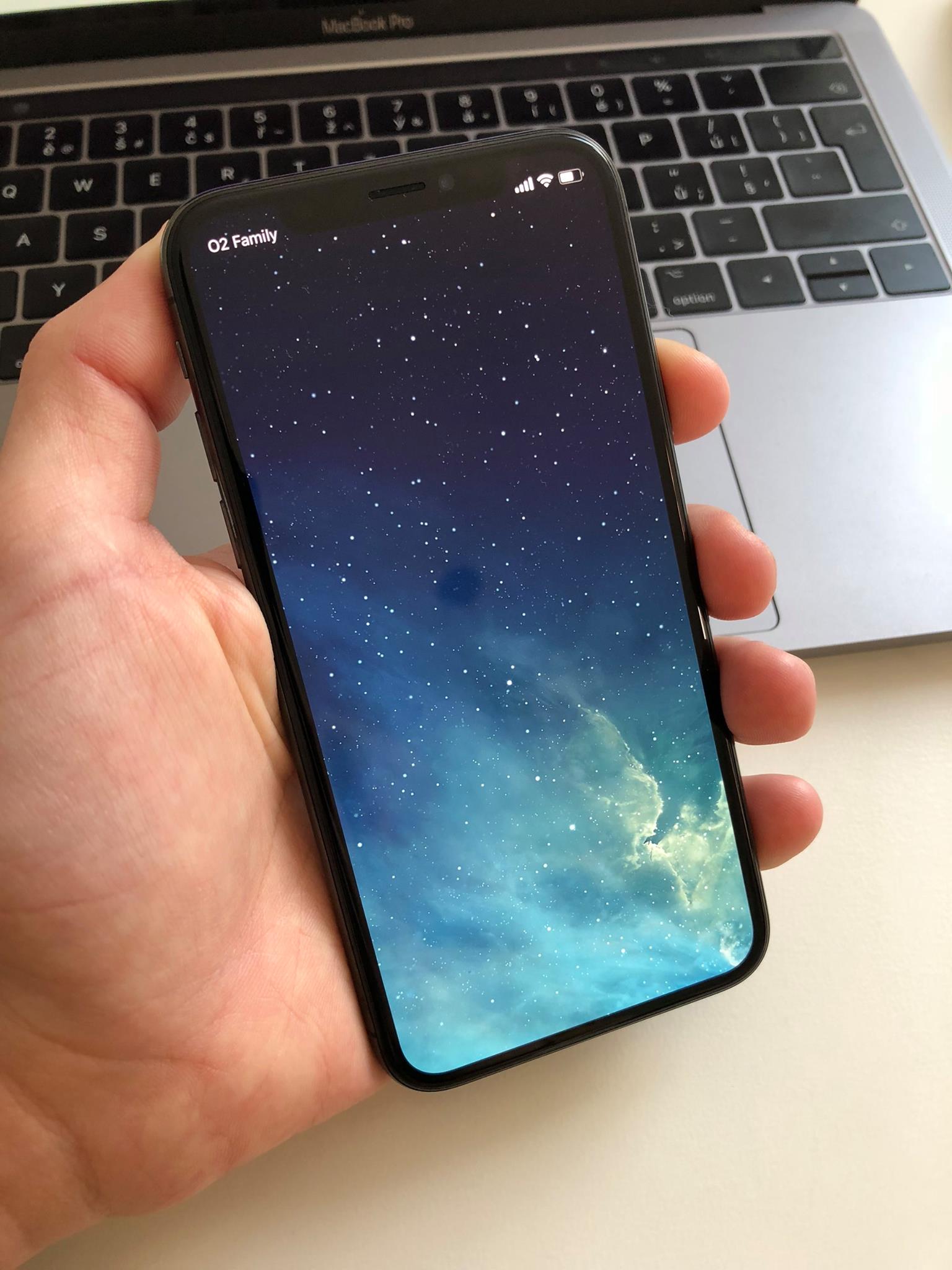 hand holding smartphone