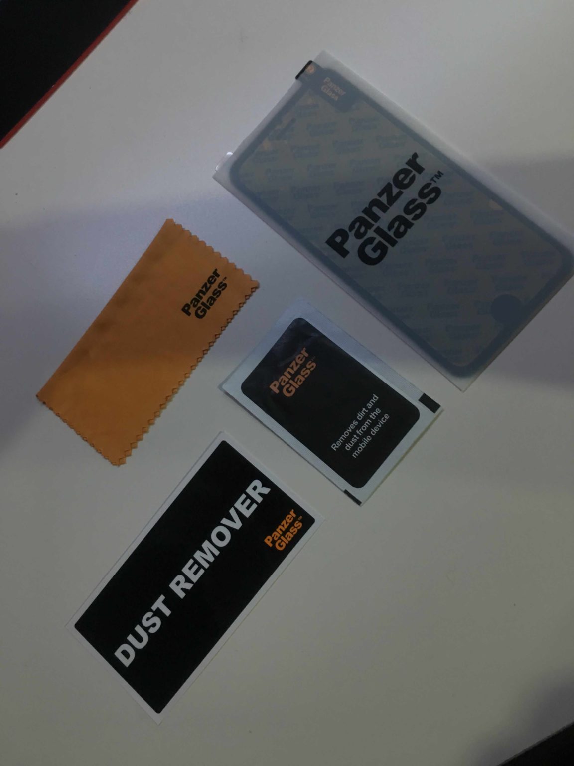 Recenze tvrzeného skla PanzerGlass CR7 vydrží střelu ze zbraně? Letem světem Applem