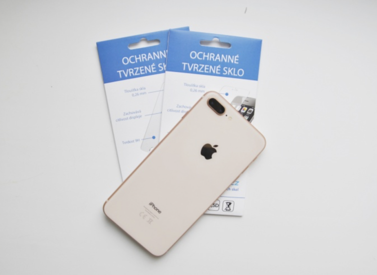 Tvrzené sklo na iPhone Zadní strana a krabička Tvrzené sklo na iPhone Zadní strana a krabička