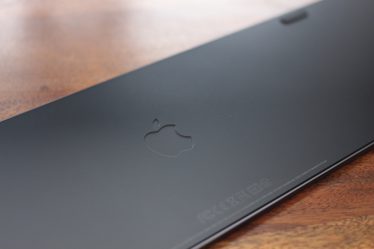 apple logo close up keyboard back