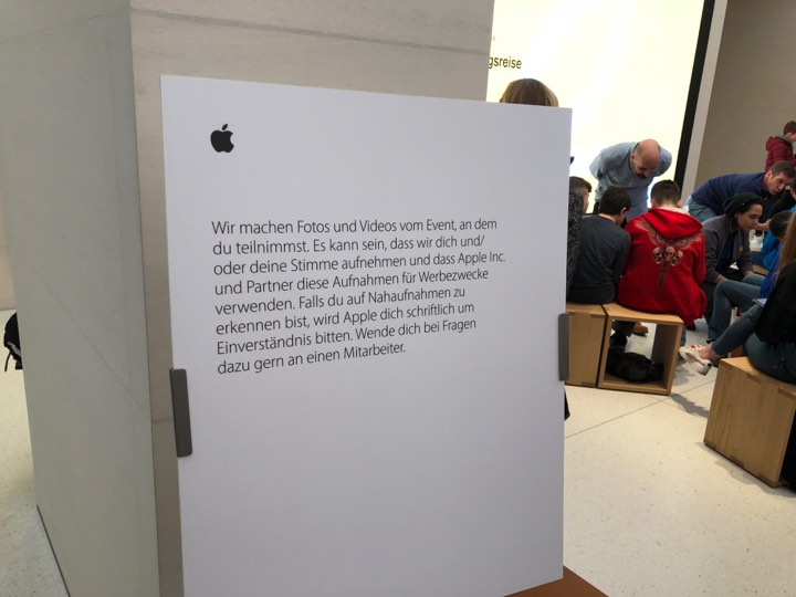apple store event sign