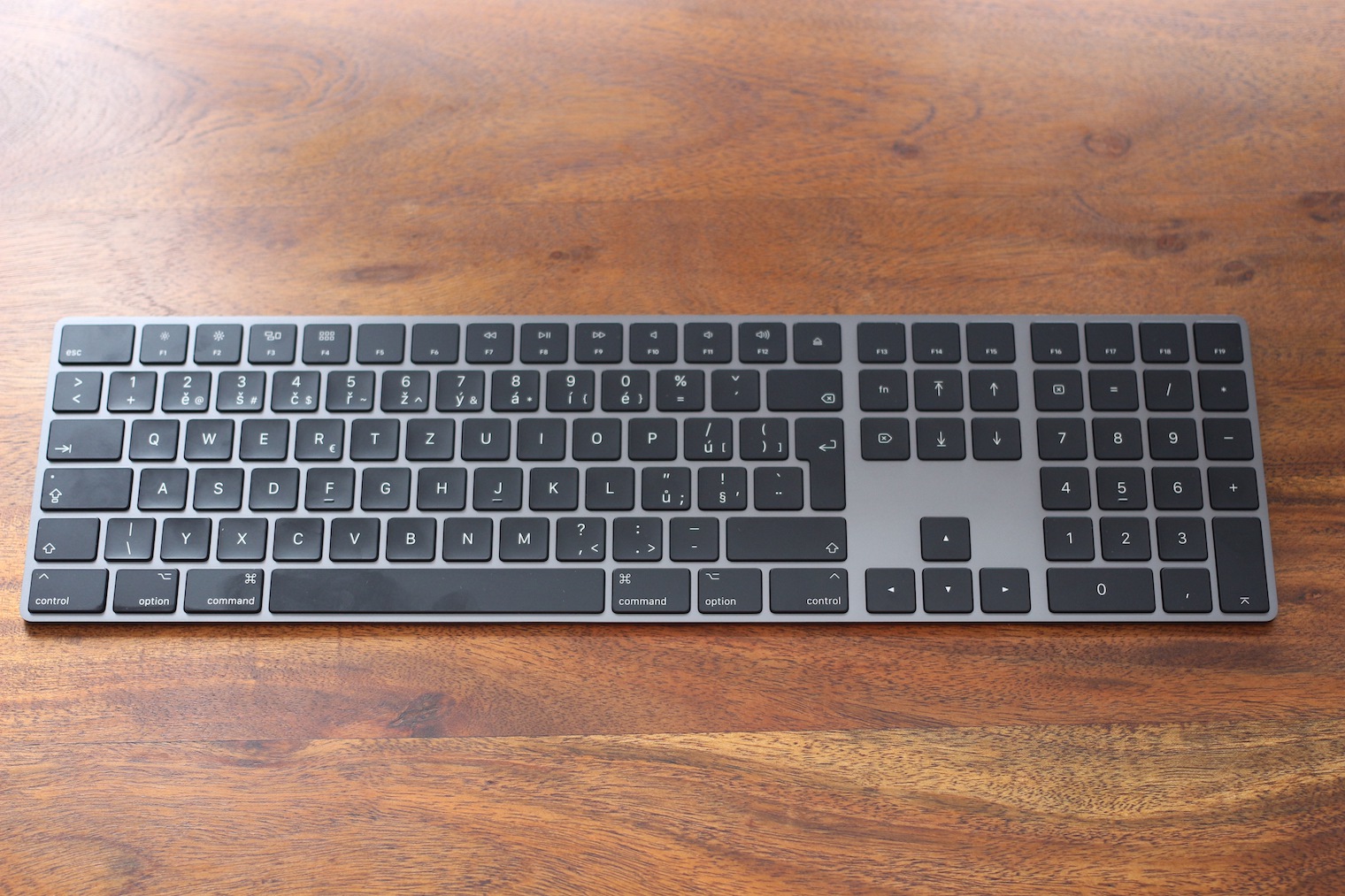 full black keyboard on table