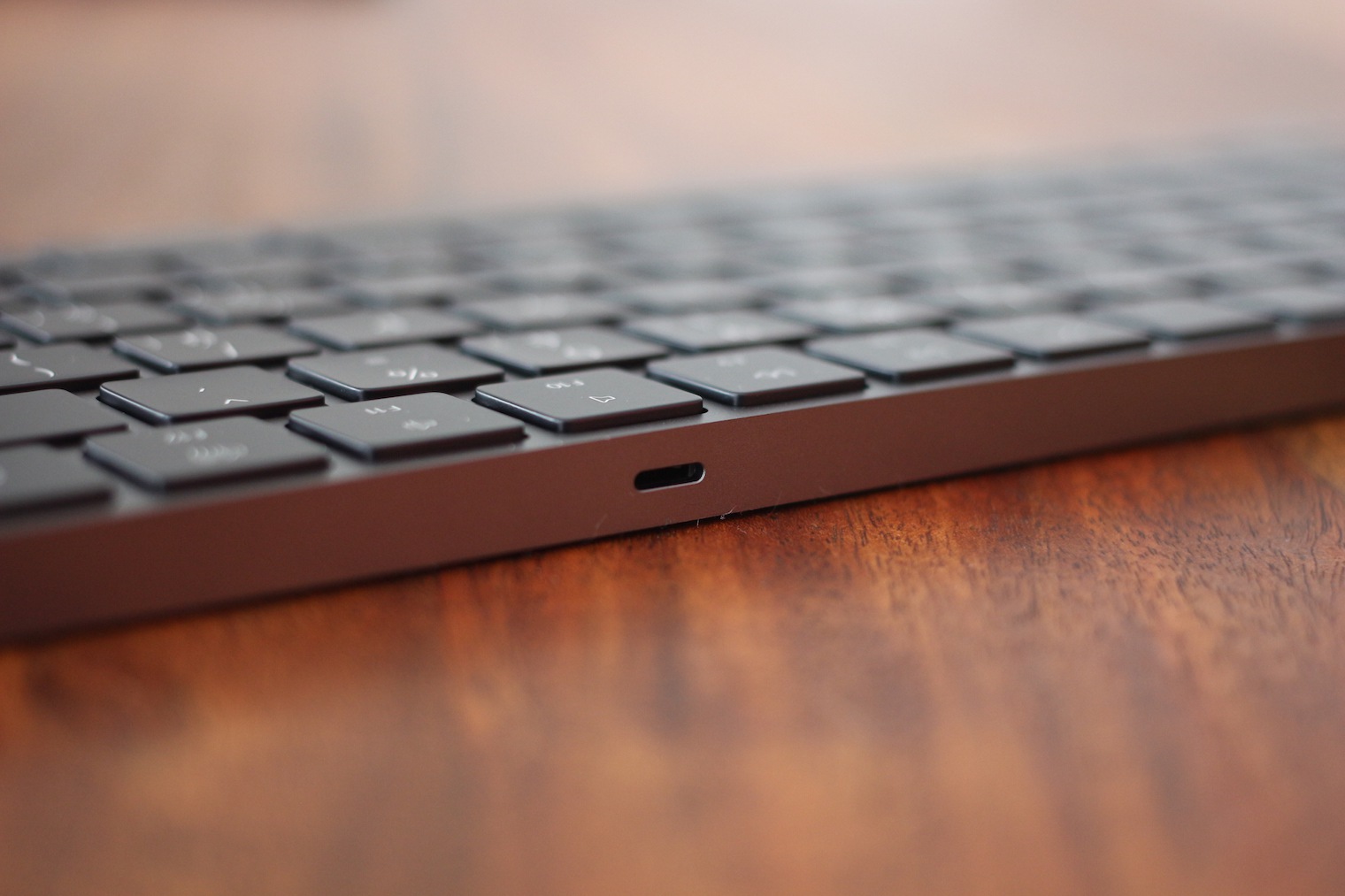 side view black keyboard