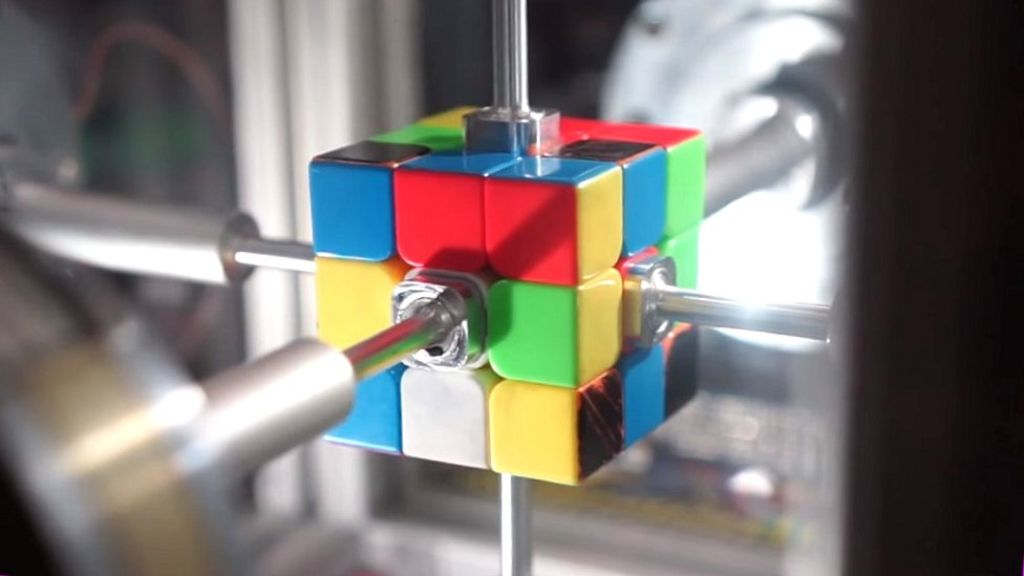 rubiks cube machine