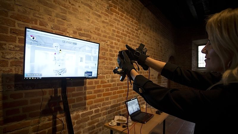 virtual reality glove setup