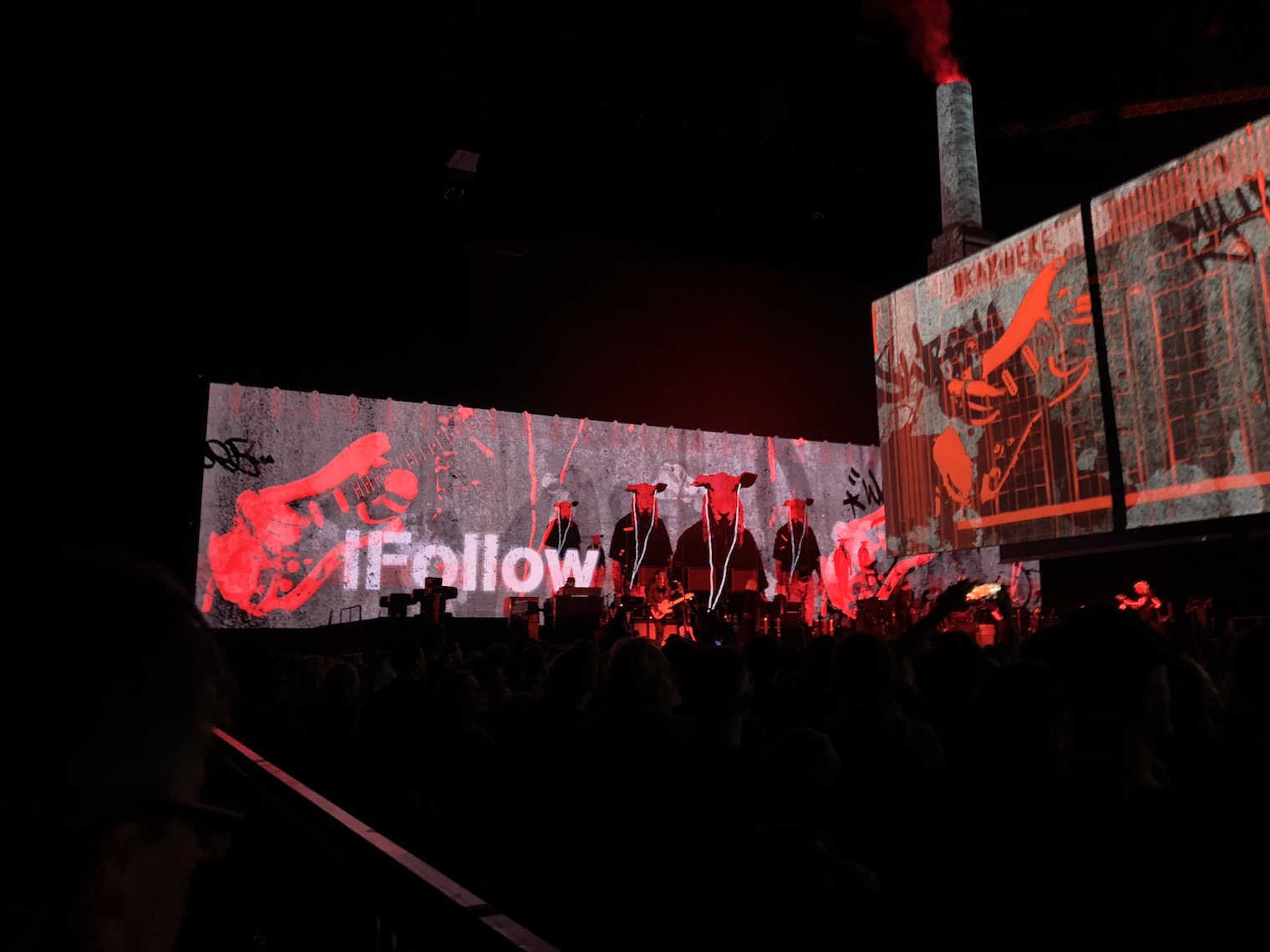 concert stage follow text