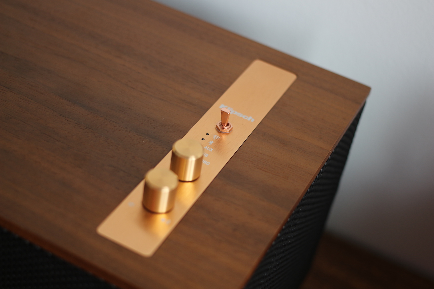 klipsch speaker controls