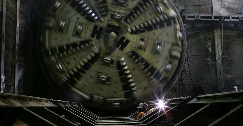 tunnel boring machine