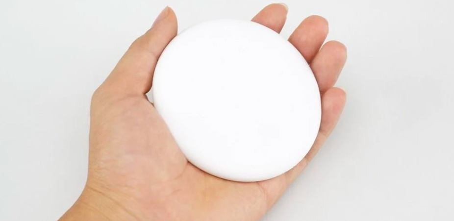 wireless charger in hand