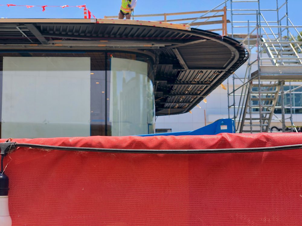 construction site fence lights