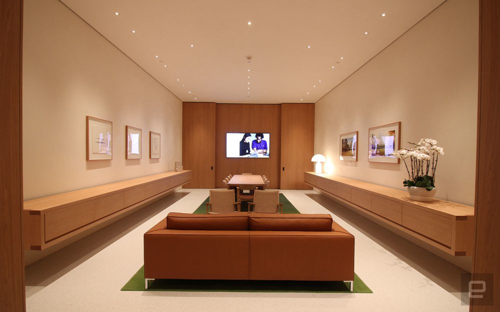 minimalist lounge room