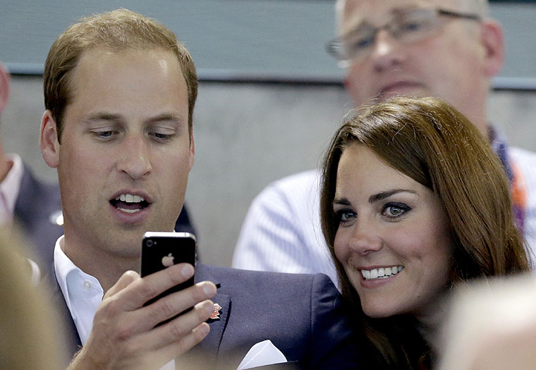 people using smartphone