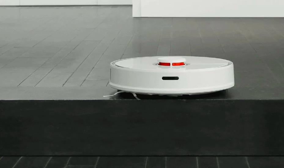 robot vacuum near stairs