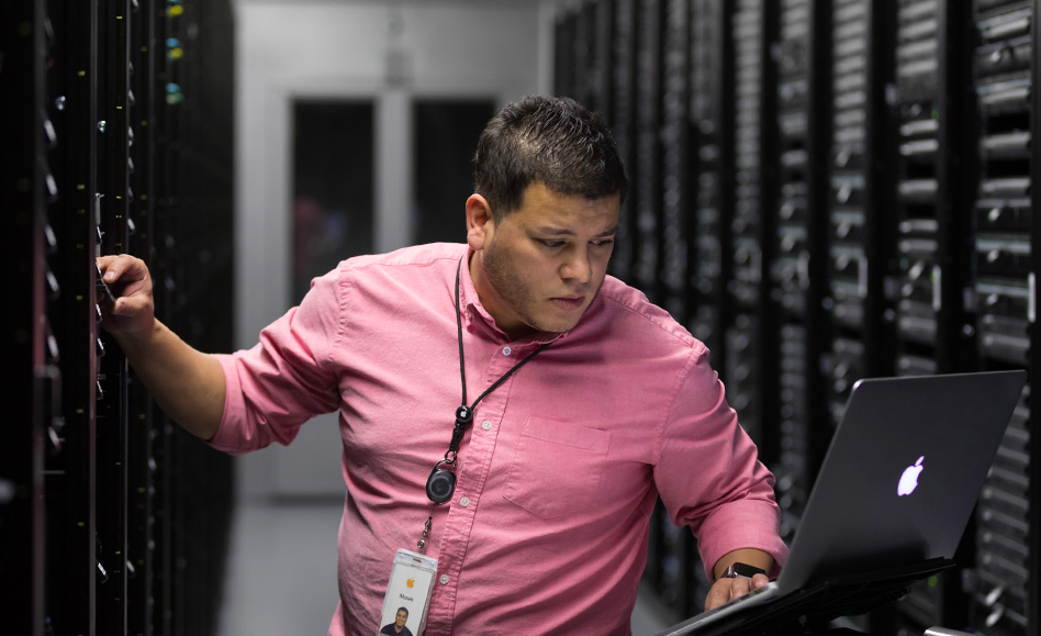 technician data center