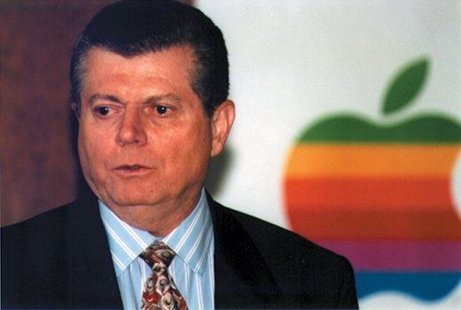 unknown person with apple logo