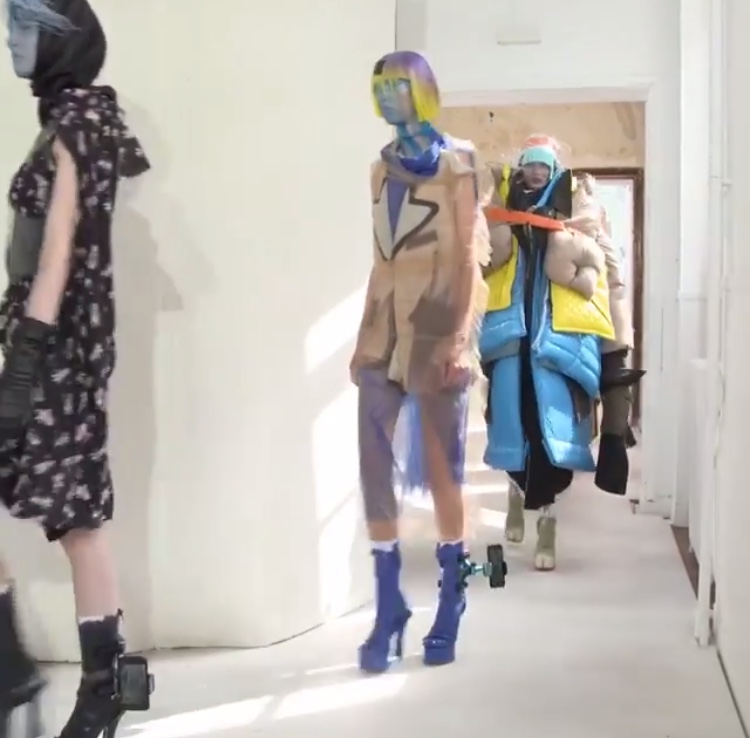 runway fashion tech accessories