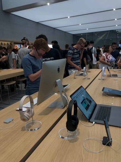 tech store with computers