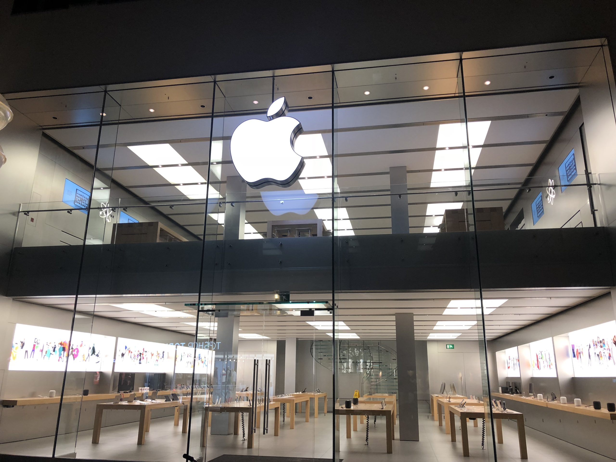 apple store exterior night
