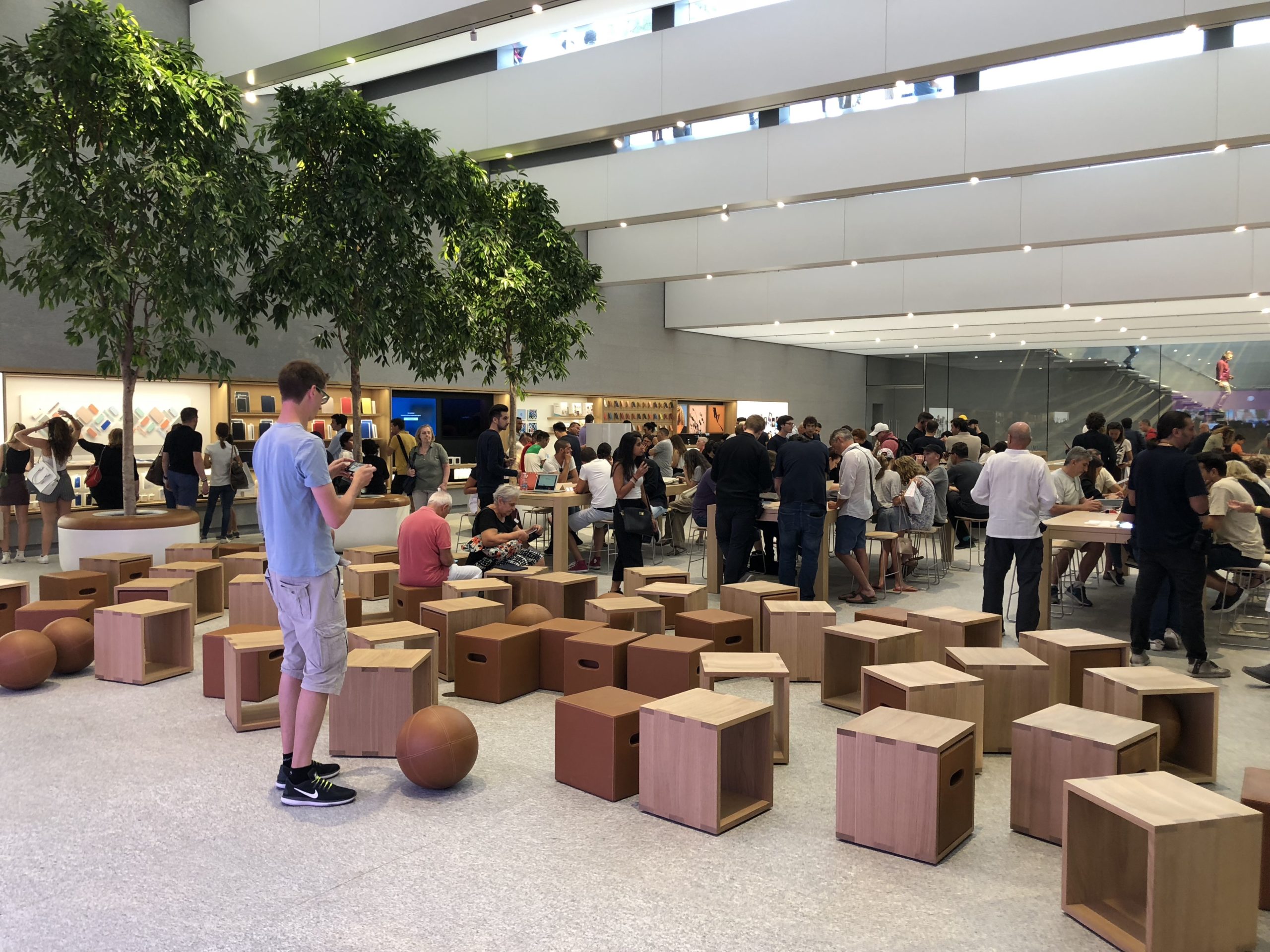 apple store interior seating