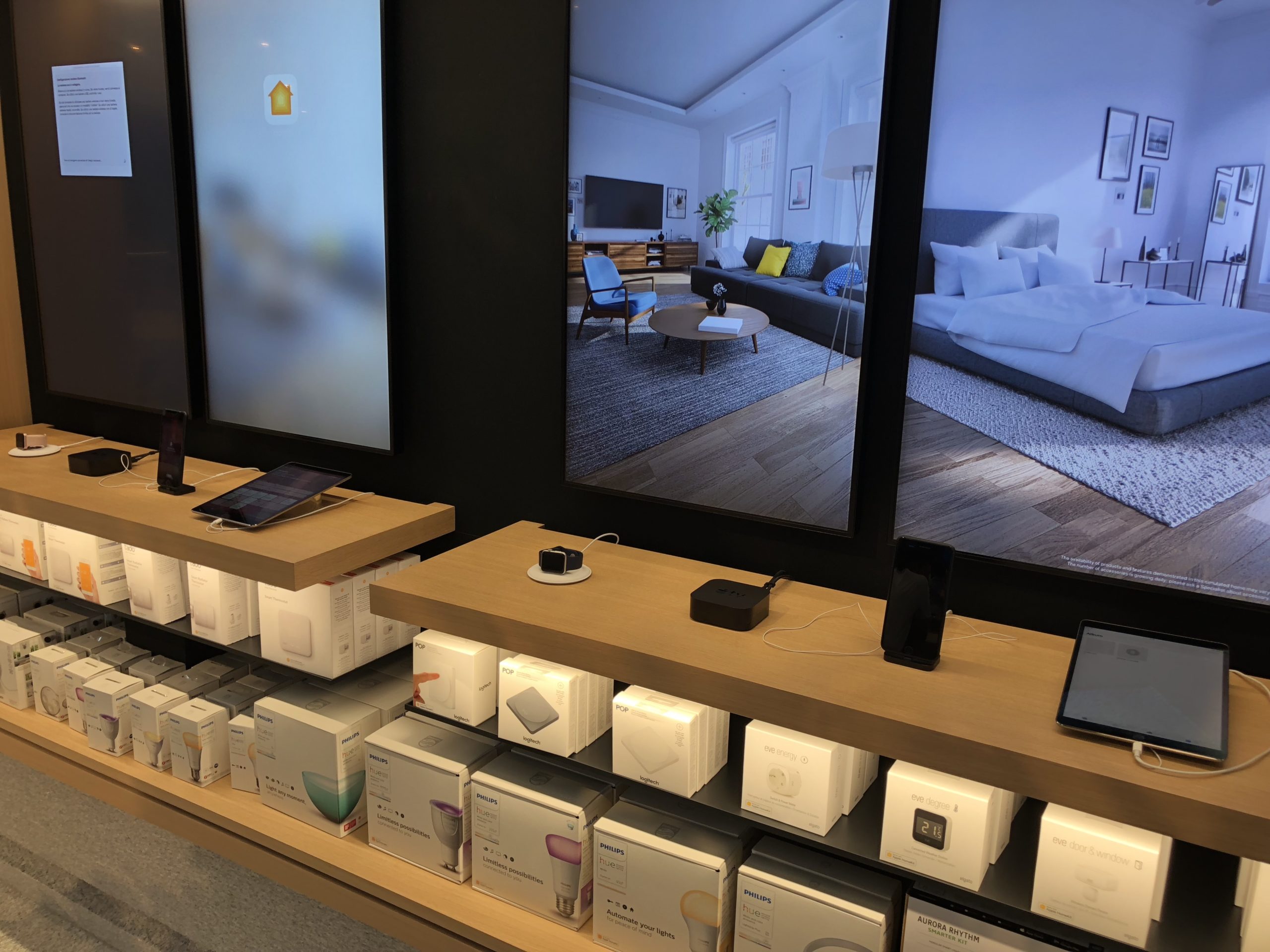 apple store product display