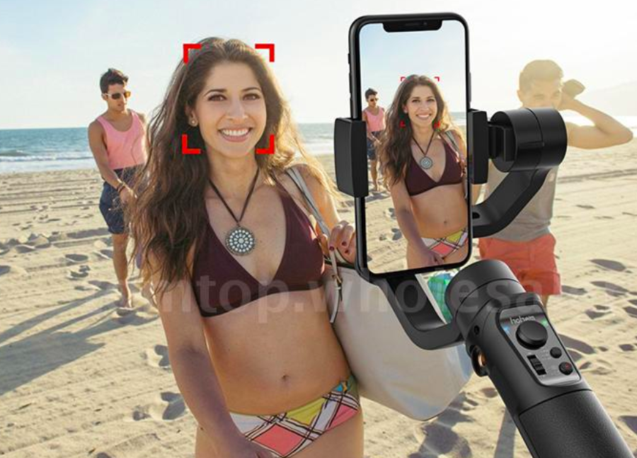 beach photo with smartphone gimbal