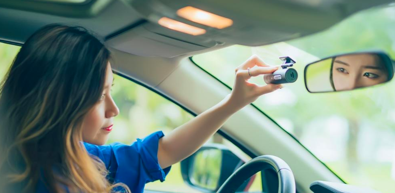 installing dashcam in car