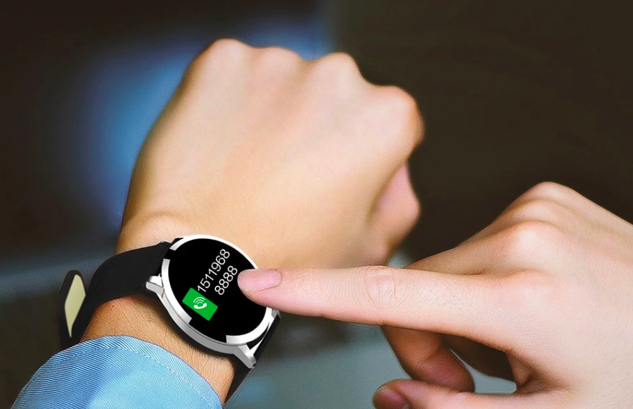 smartwatch touchscreen interaction
