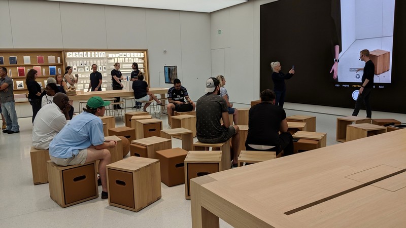 CLT-Apple-Store-1.