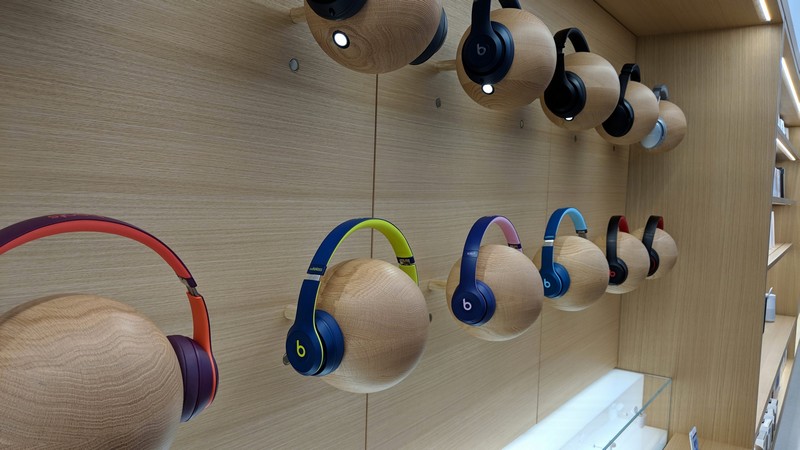 CLT-Apple-Store-2. CLT-Apple-Store-2.