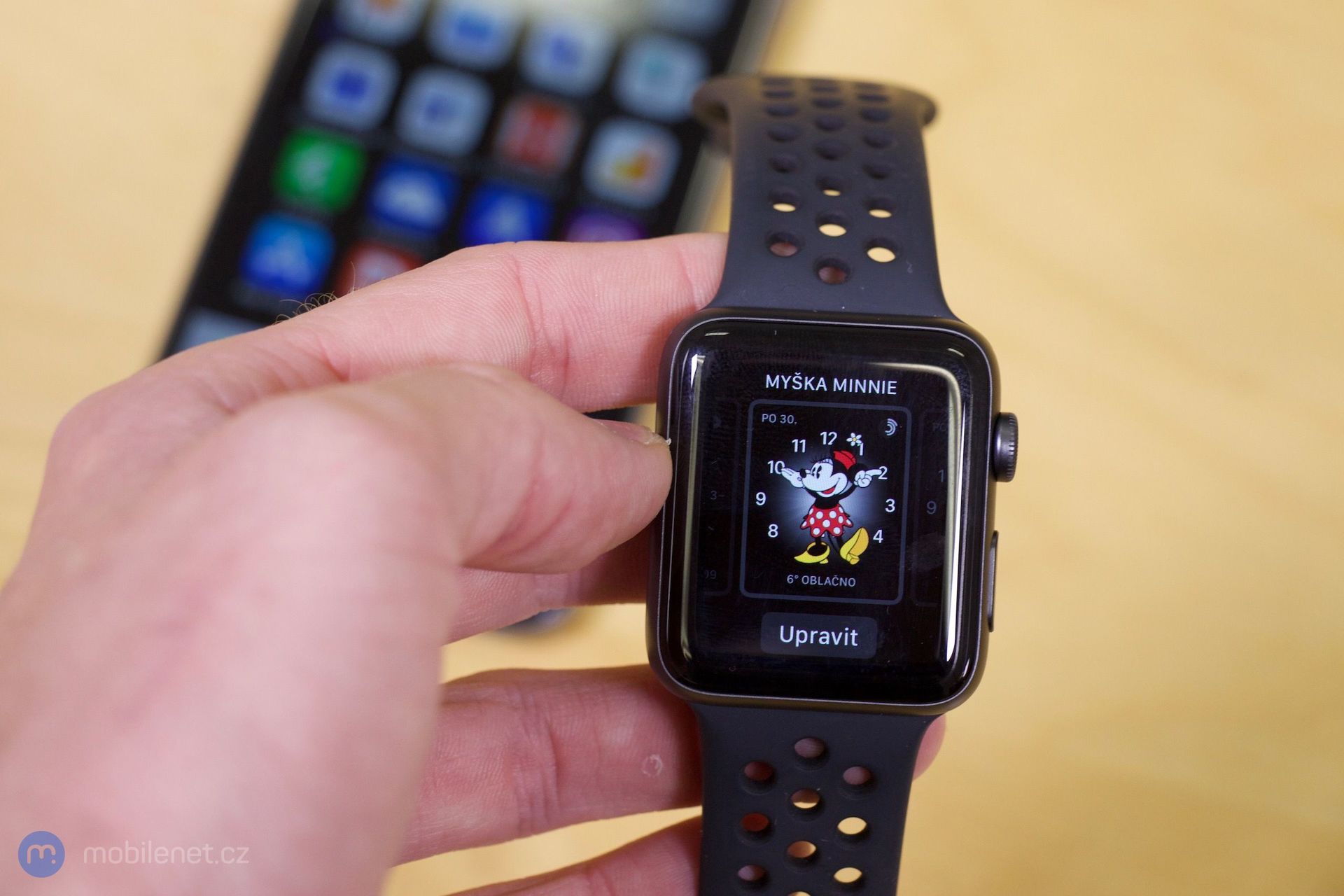 apple watch minnie mouse face