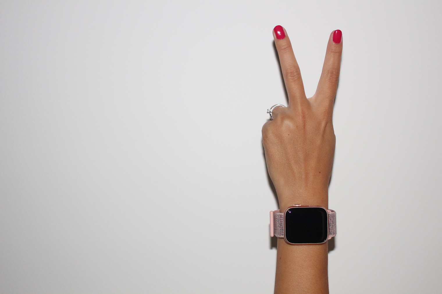 hand with apple watch