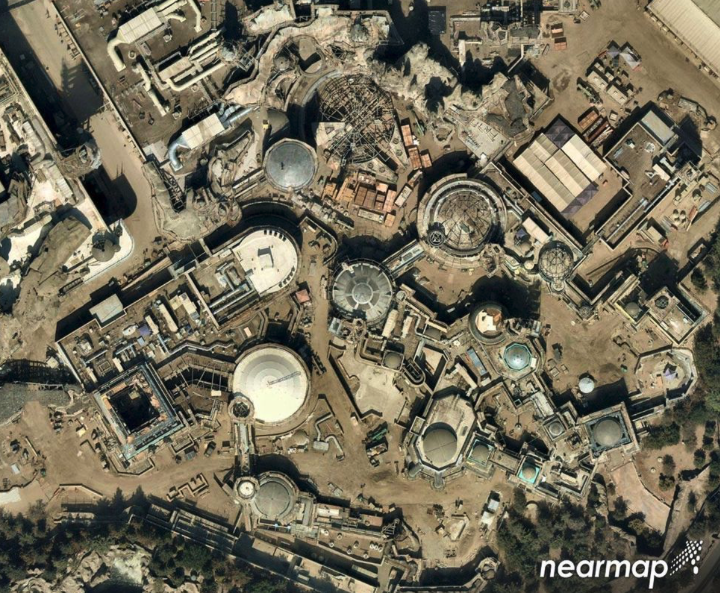 Millennium Falcon Disneyland