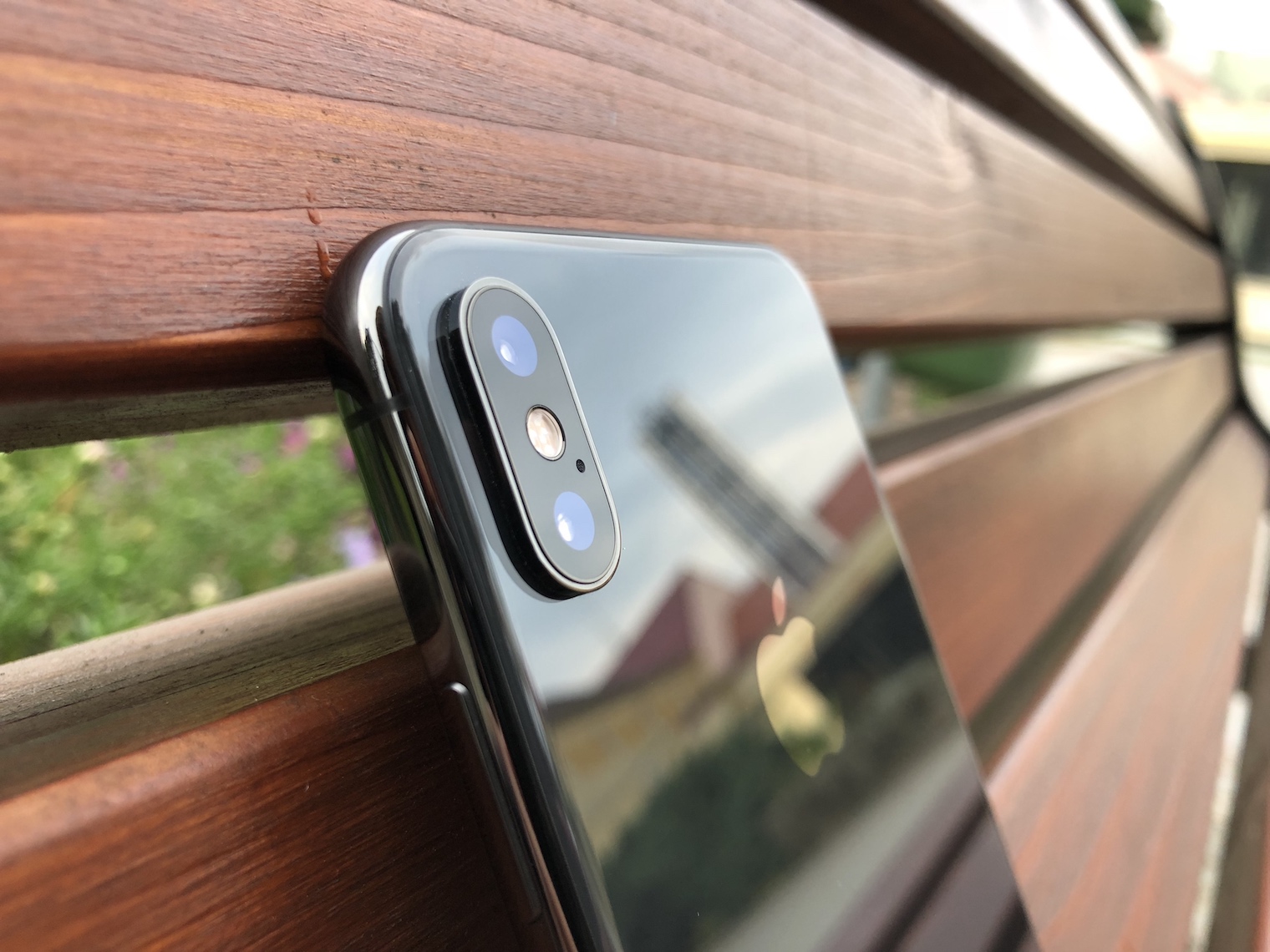 iphone camera closeup on bench