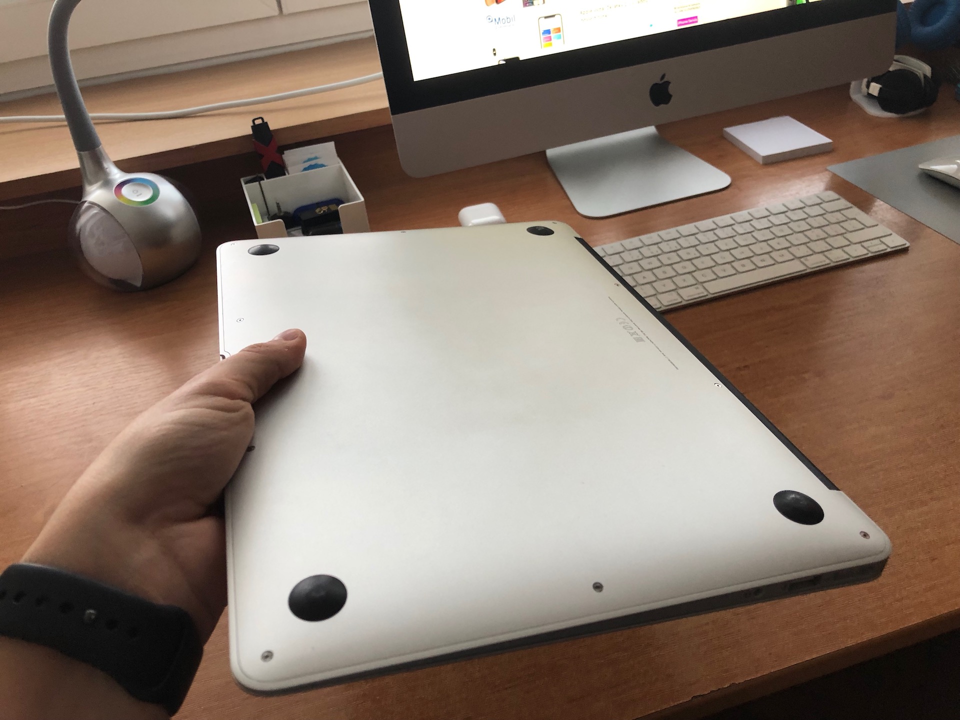 macbook air bottom view