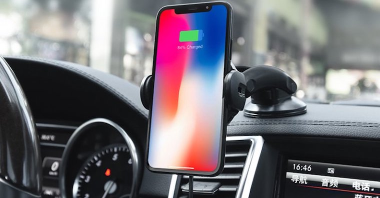phone in car mount charging