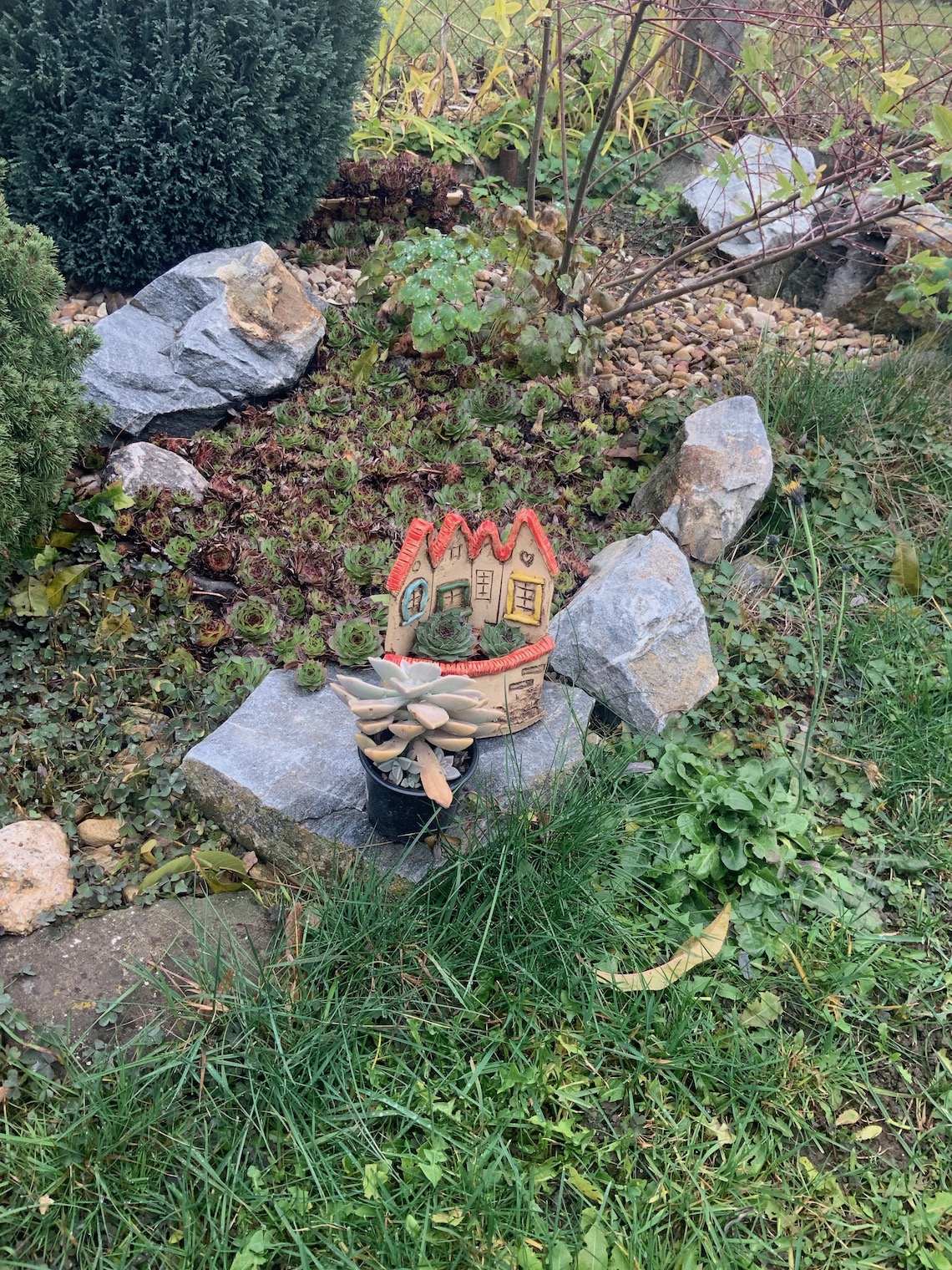 garden decorative house