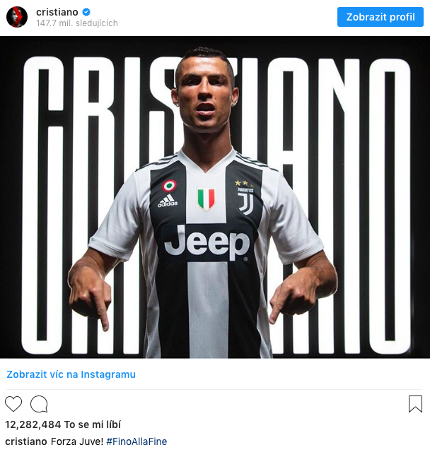 athlete in juventus jersey