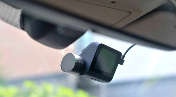 car dashcam mounted on windshield