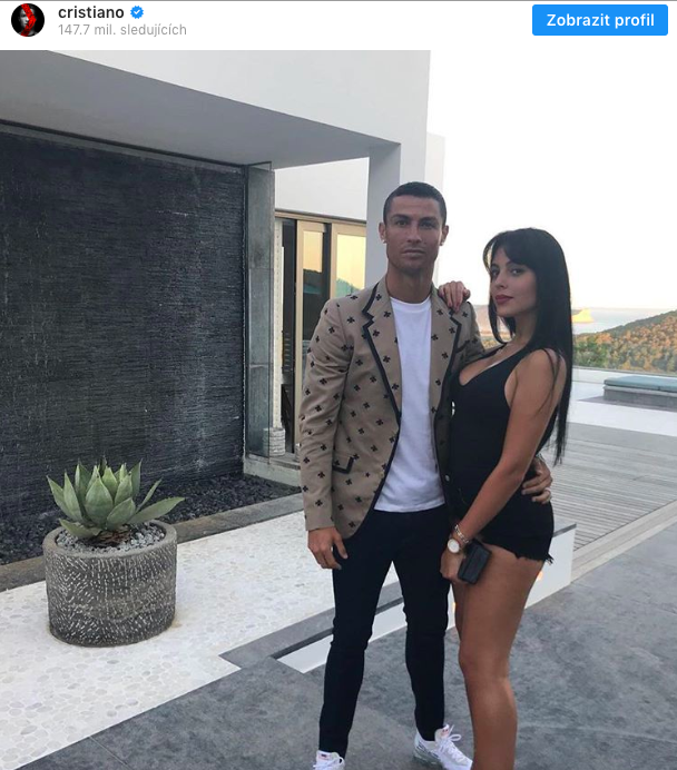 couple outdoor portrait