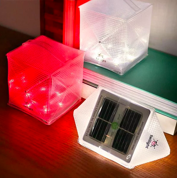 red and white light cubes
