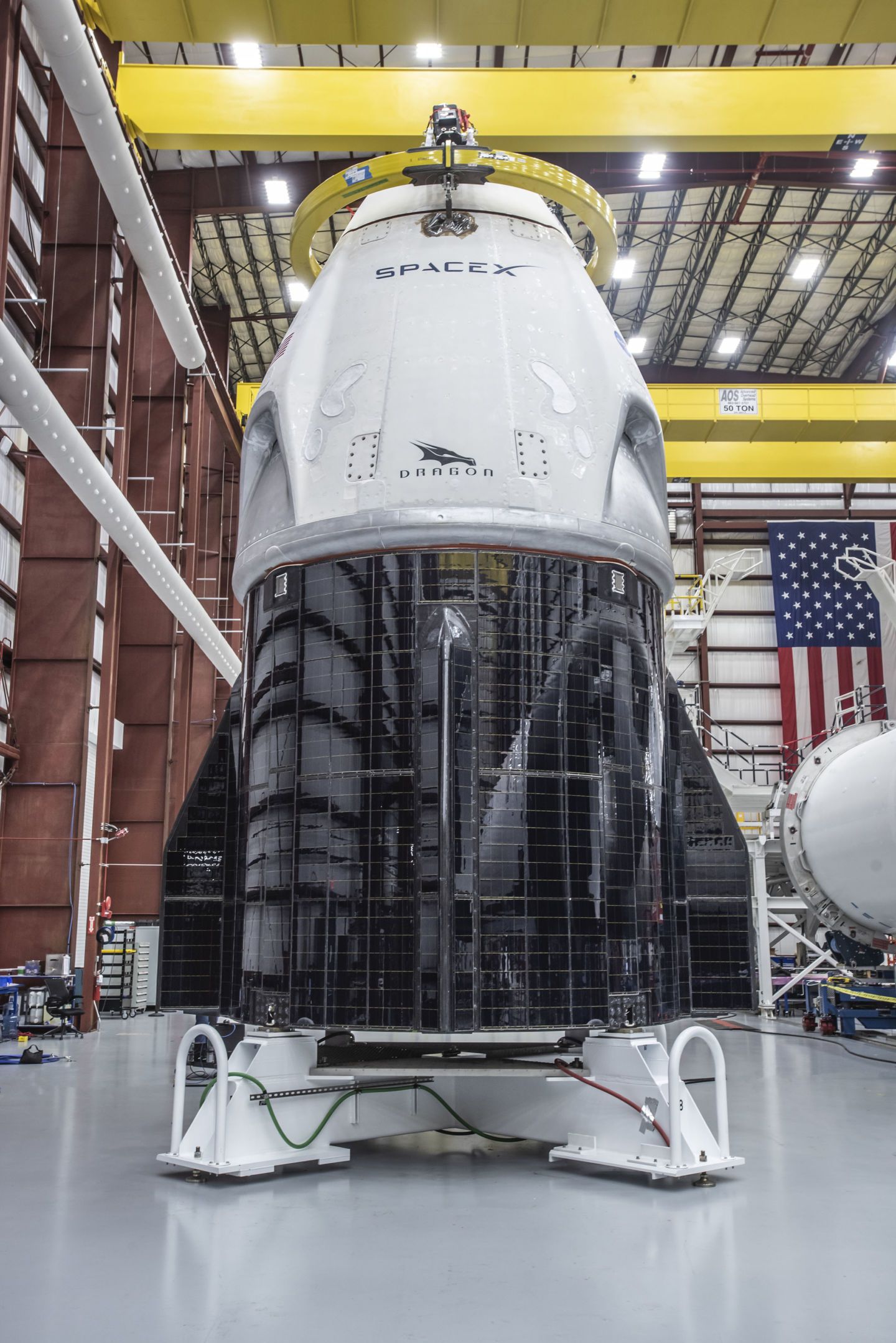 spacex dragon capsule