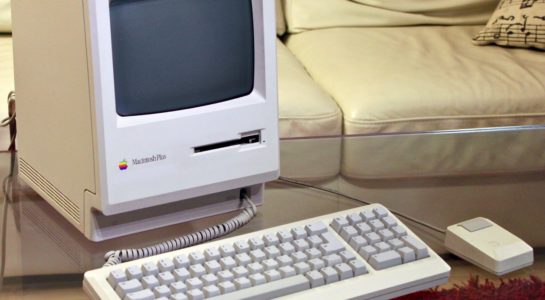 雪*風様 Apple Macintosh Plus 1Mb （動きません） 雪*風様 Apple Macintosh Plus 1Mb （動きません）