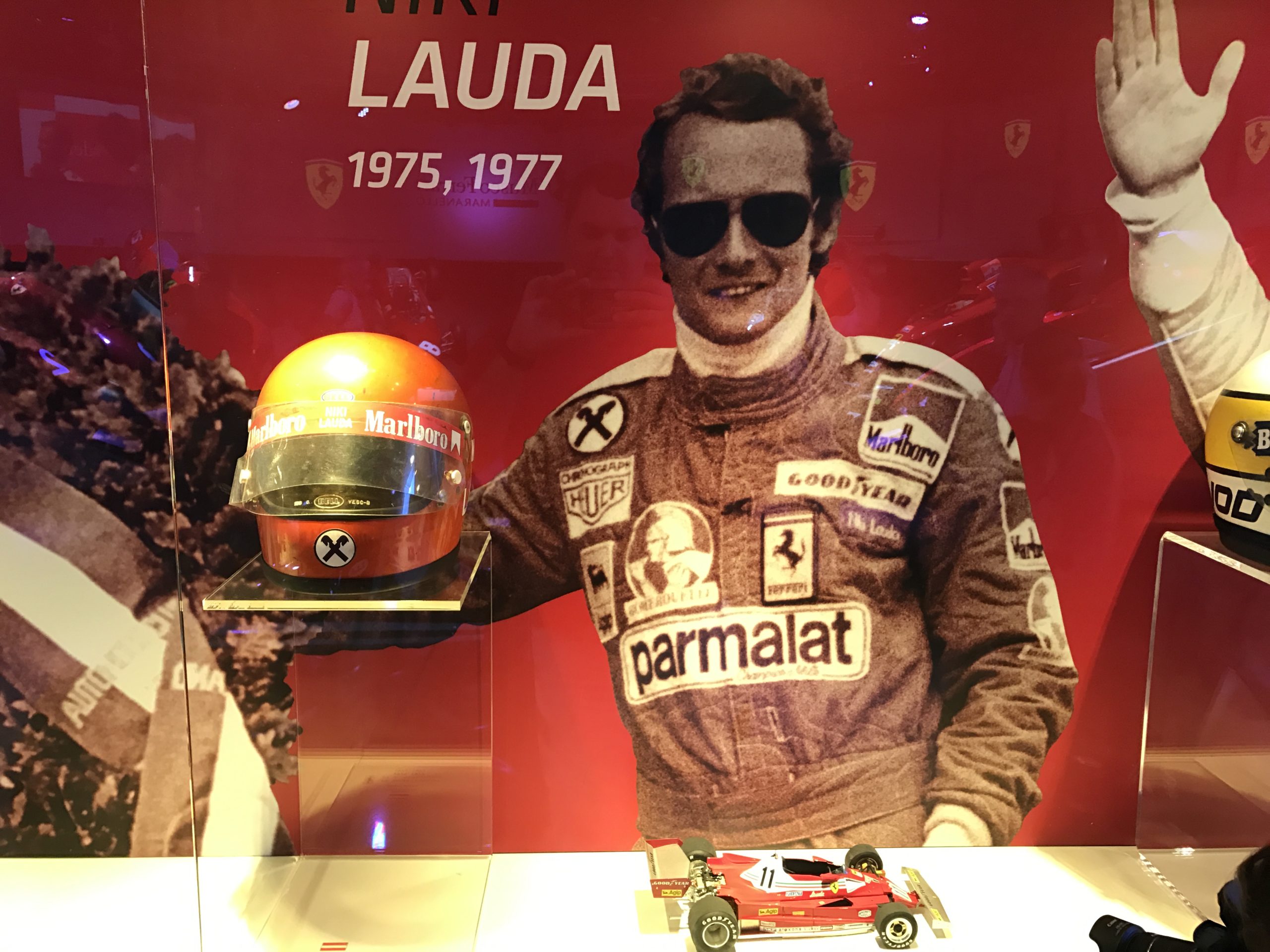 niki lauda helmet display