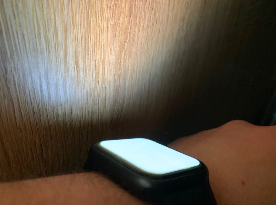 smartwatch screen light