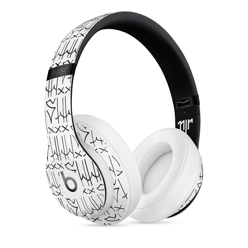 studio headphones white pattern