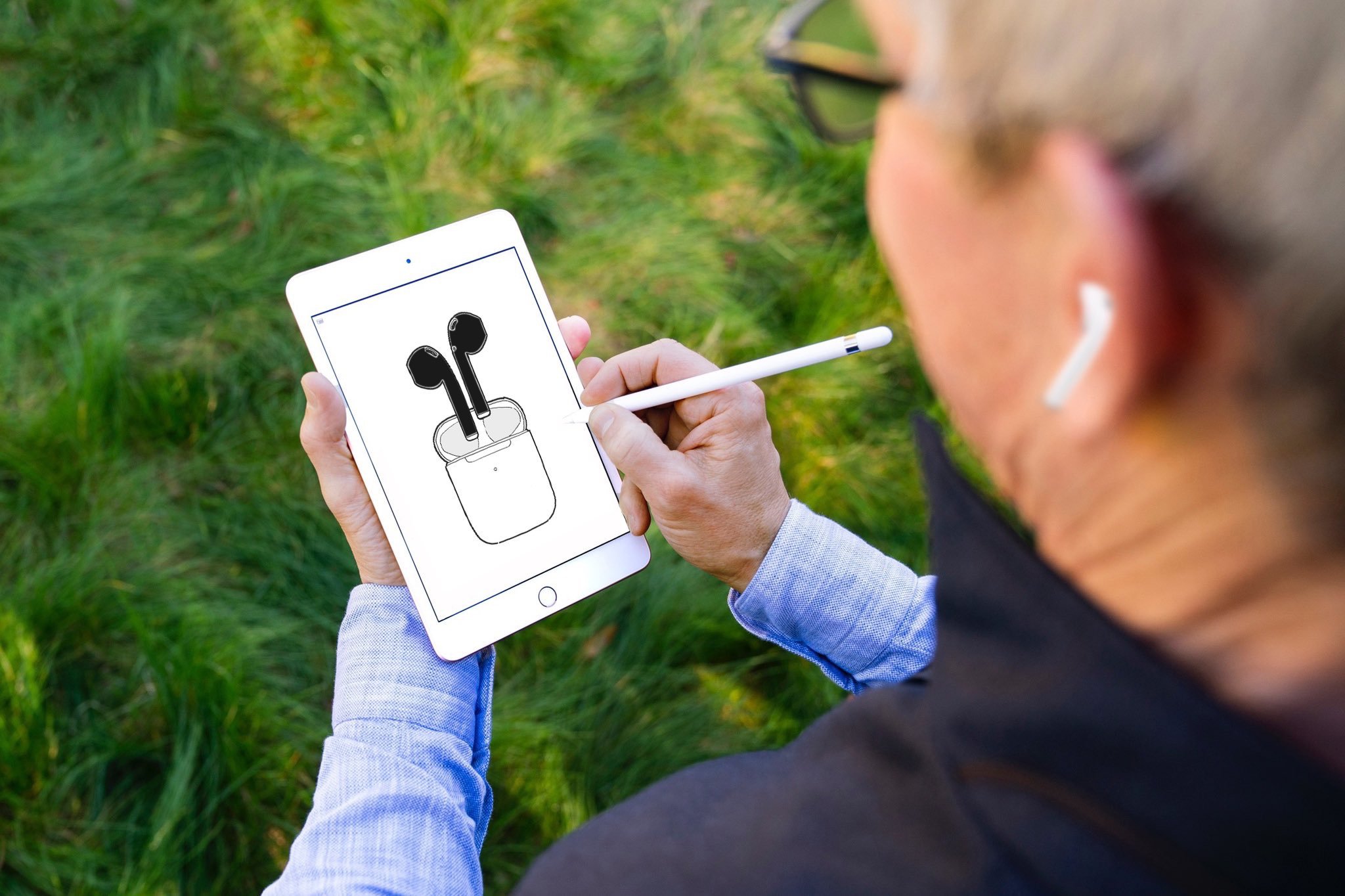 ipad drawing airpods black