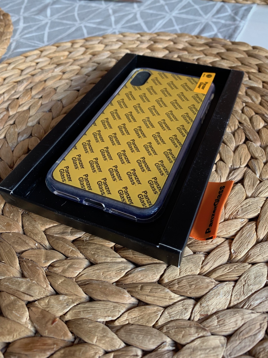 panzerglass clearcase in box side view