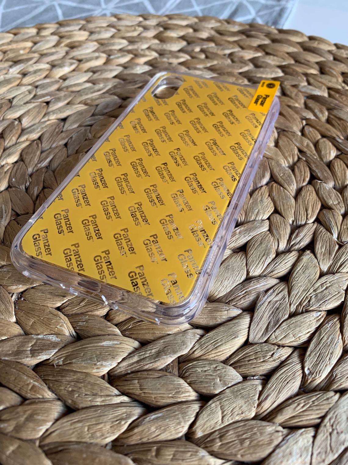 panzerglass clearcase on woven mat